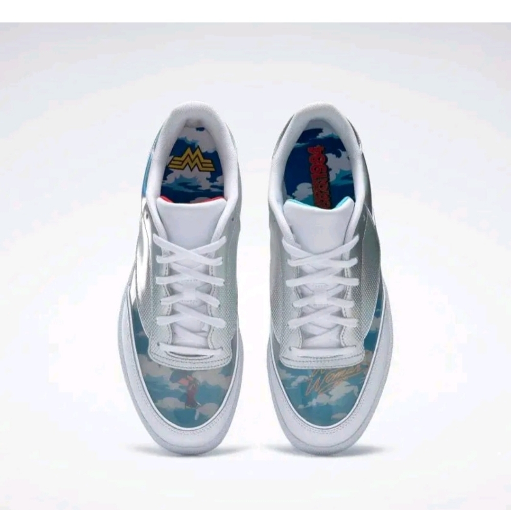 Reebok wonder woman sneakers‎